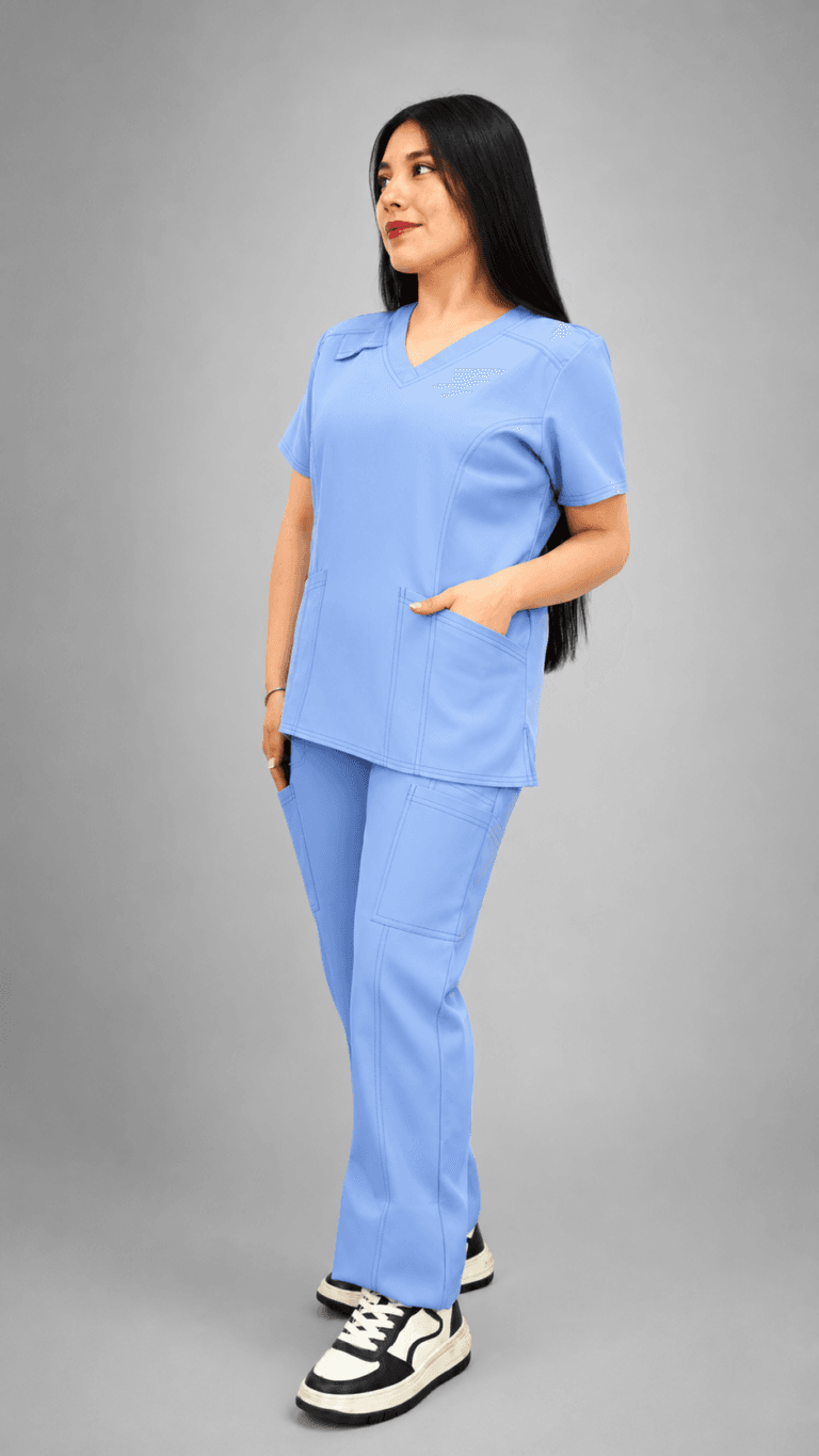 Uniforme Médico Celeste Premium con Pantalón Cargo
