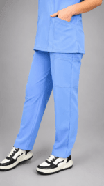 Uniforme Médico Celeste Premium con Pantalón Cargo