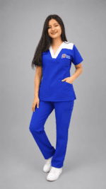 Uniforme Médico Azul Rey Premium con Bolsillos Multifuncionales